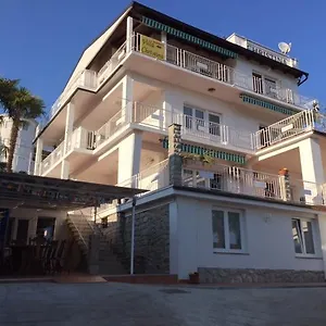 Apartment Christina, Ičići
